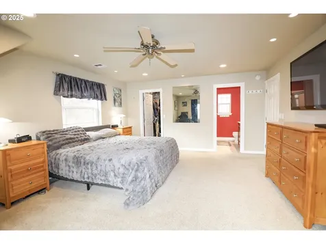 1734 NE Shale Court Roseburg OR 97470