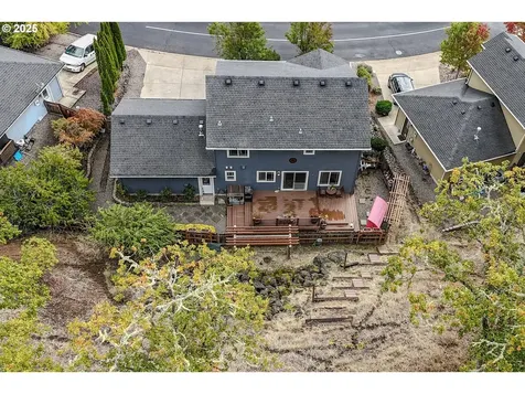 1734 NE Shale Court Roseburg OR 97470
