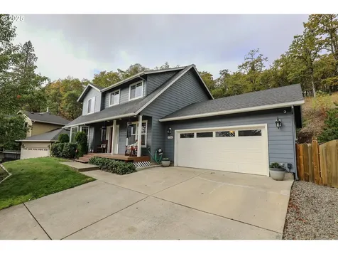1734 NE Shale Court Roseburg OR 97470