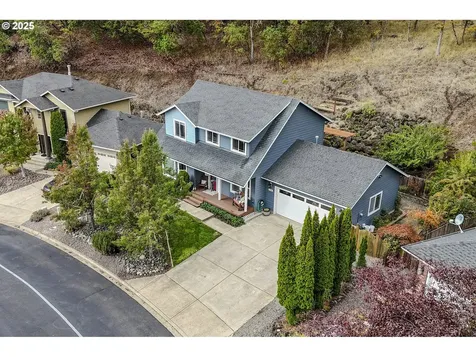 1734 NE Shale Court Roseburg OR 97470