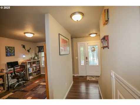 1734 NE Shale Court Roseburg OR 97470