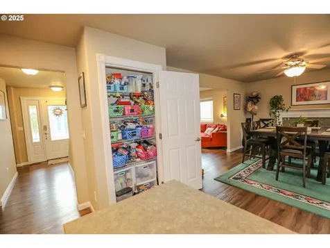 1734 NE Shale Court Roseburg OR 97470