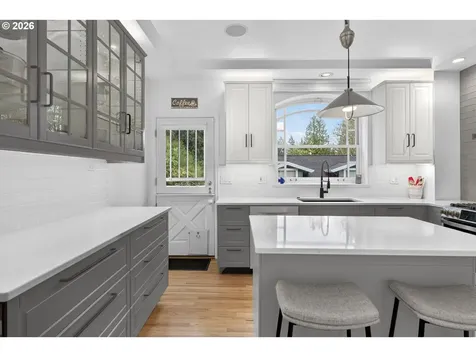 1638 SW Upland Drive Portland OR 97221