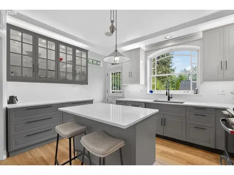 1638 SW Upland Drive Portland OR 97221