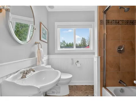 1638 SW Upland Drive Portland OR 97221