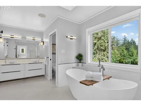 1638 SW Upland Drive Portland OR 97221