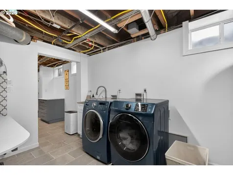 1638 SW Upland Drive Portland OR 97221