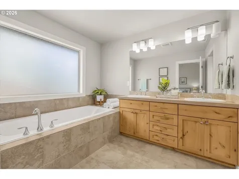 1380 NE Rockwell Drive Estacada OR 97023