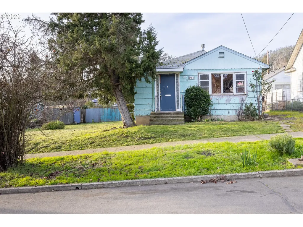 764 NE Nash Street Roseburg OR 97470