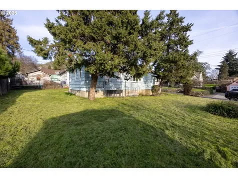 764 NE Nash Street Roseburg OR 97470