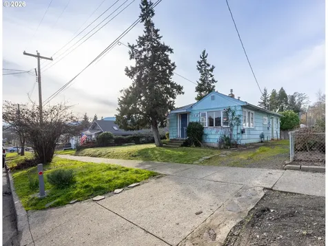 764 NE Nash Street Roseburg OR 97470