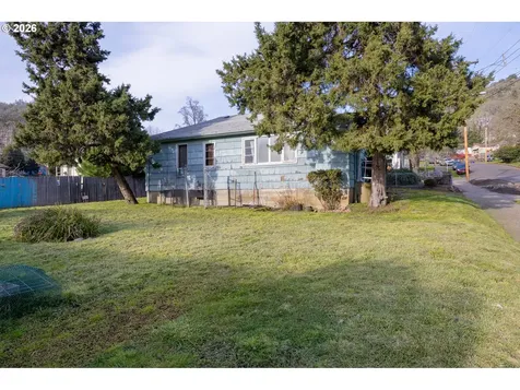 764 NE Nash Street Roseburg OR 97470