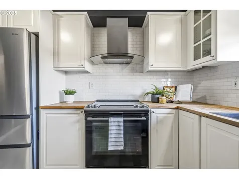 615 Mount Hood Street Oregon City OR 97045