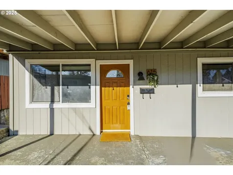 615 Mount Hood Street Oregon City OR 97045