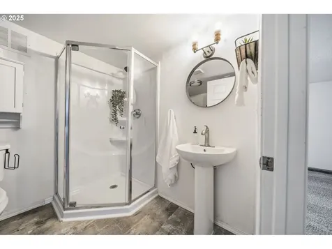 615 Mount Hood Street Oregon City OR 97045