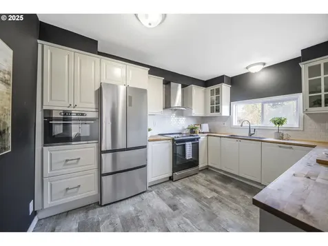 615 Mount Hood Street Oregon City OR 97045