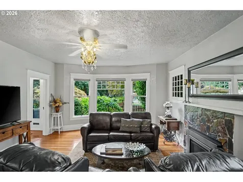 185 19th Street SE Salem OR 97301
