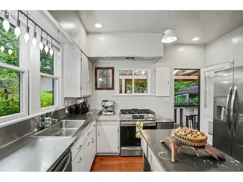 185 19th Street SE Salem OR 97301