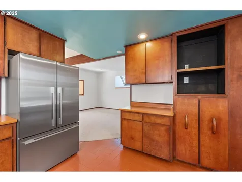 223 SE 62nd Avenue Portland OR 97215