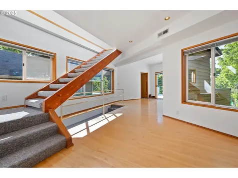 223 SE 62nd Avenue Portland OR 97215