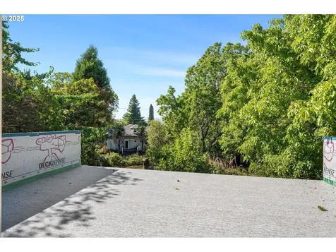 223 SE 62nd Avenue Portland OR 97215