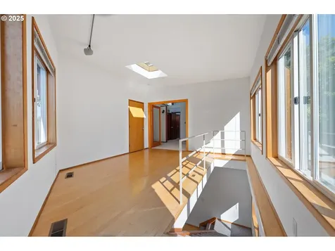 223 SE 62nd Avenue Portland OR 97215