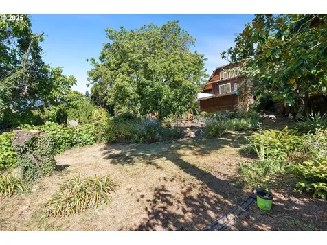 223 SE 62nd Avenue Portland OR 97215