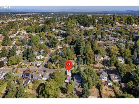 223 SE 62nd Avenue Portland OR 97215