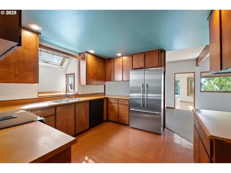 223 SE 62nd Avenue Portland OR 97215