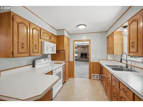 940 Oak Terrace Sweet Home OR 97386