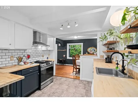 11944 SE Mill Court Portland OR 97216