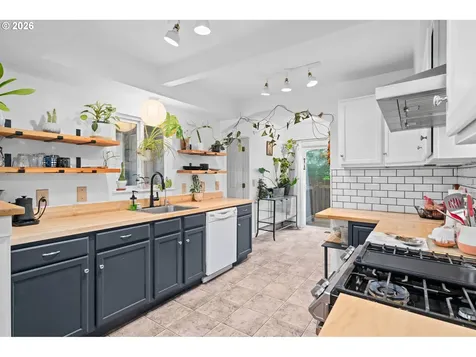 11944 SE Mill Court Portland OR 97216