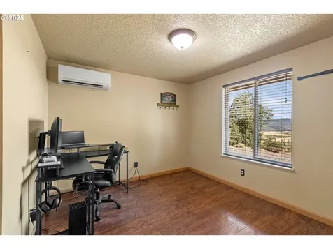 941 Colonial Road Roseburg OR 97471