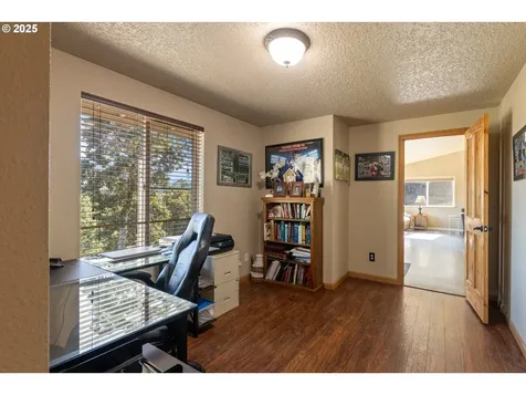 941 Colonial Road Roseburg OR 97471