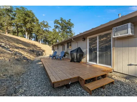 941 Colonial Road Roseburg OR 97471