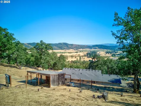 941 Colonial Road Roseburg OR 97471