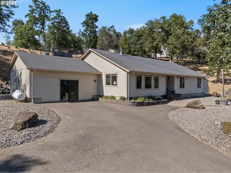 941 Colonial Road Roseburg OR 97471