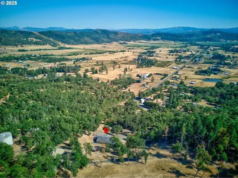 941 Colonial Road Roseburg OR 97471