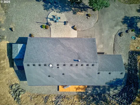 941 Colonial Road Roseburg OR 97471