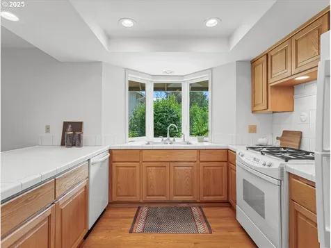 706 NW Queens Court Hillsboro OR 97124