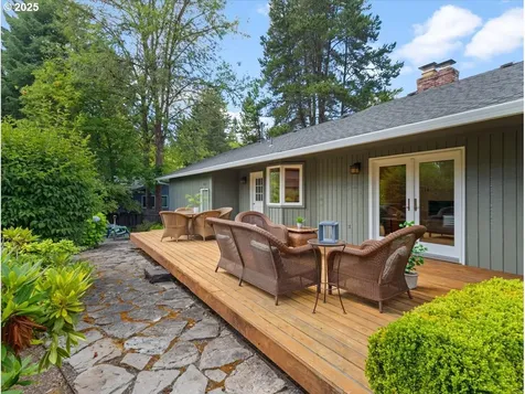 706 NW Queens Court Hillsboro OR 97124