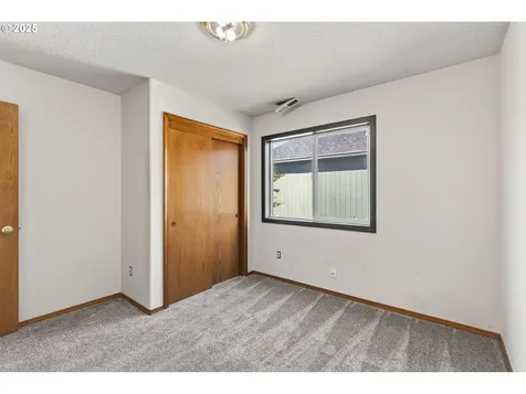 14997 SE Gilesford Street Clackamas OR 97015