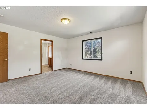 14997 SE Gilesford Street Clackamas OR 97015