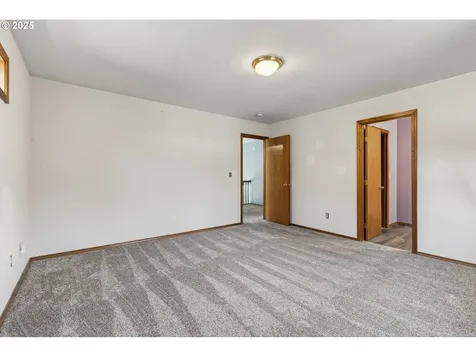 14997 SE Gilesford Street Clackamas OR 97015