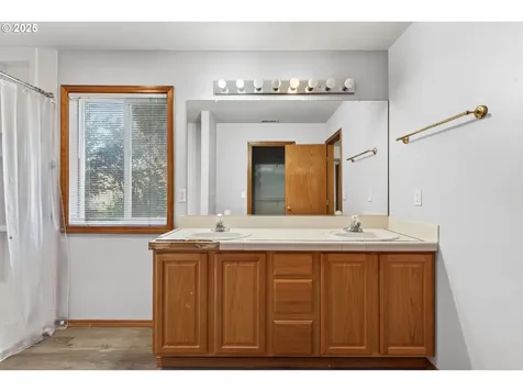 14997 SE Gilesford Street Clackamas OR 97015