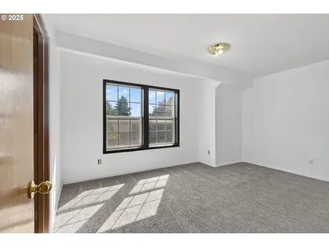 14997 SE Gilesford Street Clackamas OR 97015
