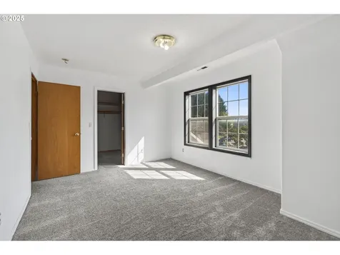 14997 SE Gilesford Street Clackamas OR 97015