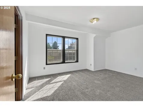 14997 SE Gilesford Street Clackamas OR 97015