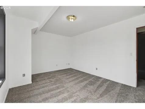 14997 SE Gilesford Street Clackamas OR 97015