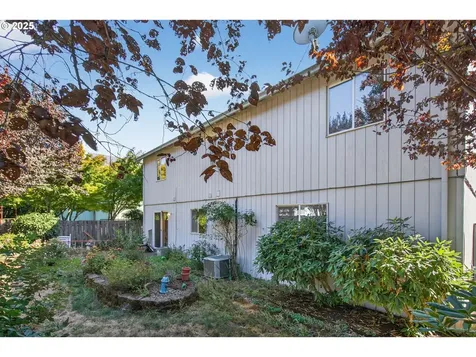 14997 SE Gilesford Street Clackamas OR 97015